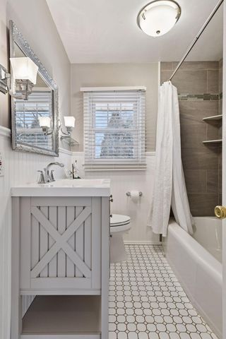 8811 Girard Avenue S, Bloomington, MN 55420