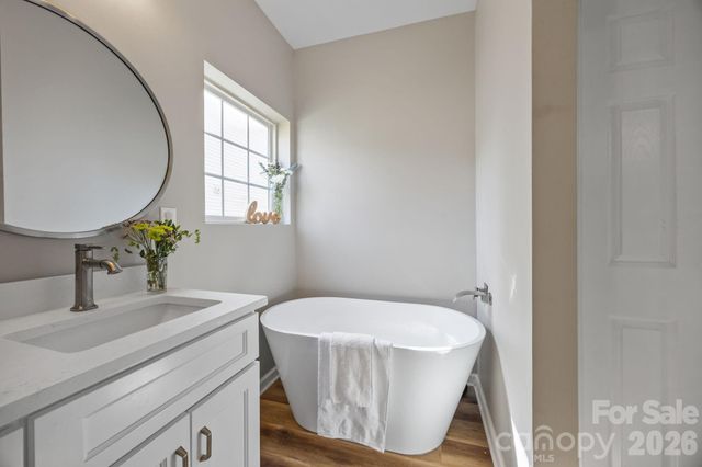 1124 Homestead Glen Boulevard, Charlotte, NC 28214