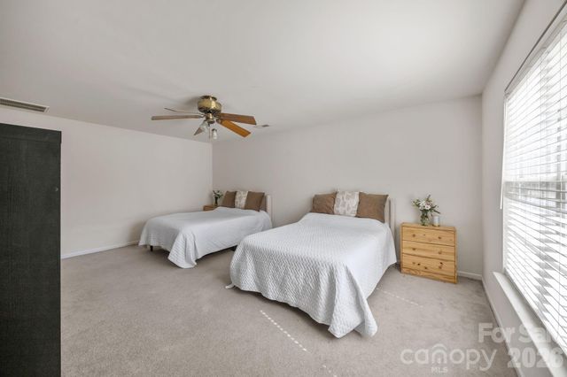 1124 Homestead Glen Boulevard, Charlotte, NC 28214