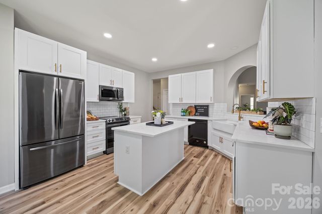 1124 Homestead Glen Boulevard, Charlotte, NC 28214