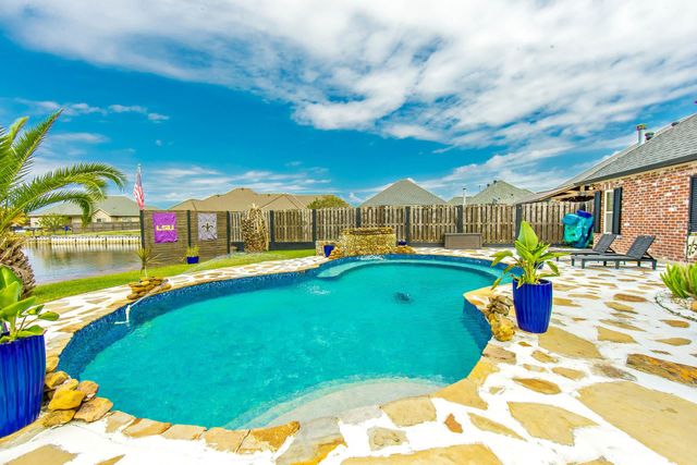 292 Port Royal Way, Houma, LA 70360