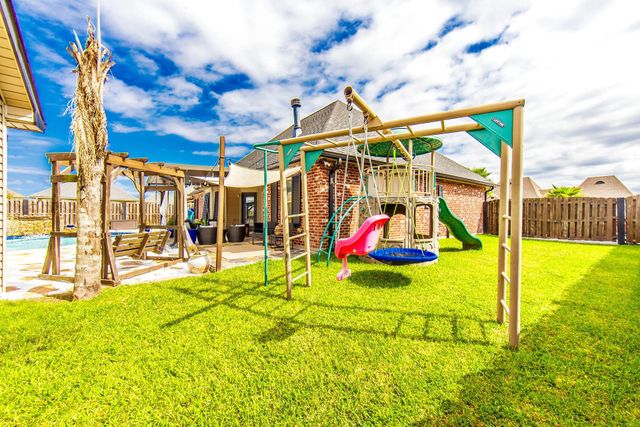 292 Port Royal Way, Houma, LA 70360