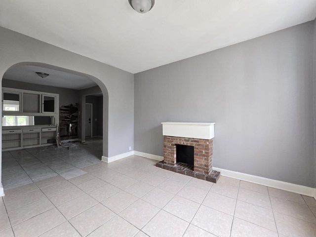 3260 N 21st STREET, Milwaukee, WI 53206