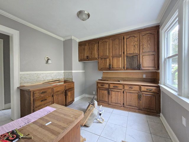 3260 N 21st STREET, Milwaukee, WI 53206