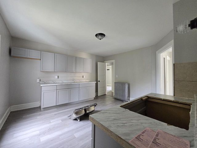 3260 N 21st STREET, Milwaukee, WI 53206