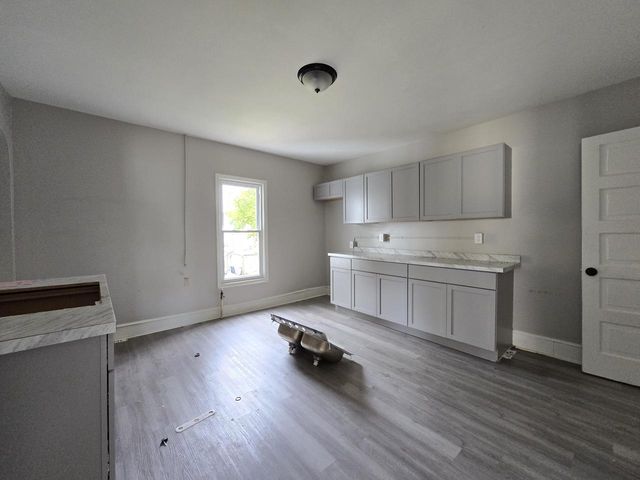 3260 N 21st STREET, Milwaukee, WI 53206