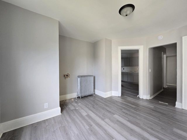 3260 N 21st STREET, Milwaukee, WI 53206