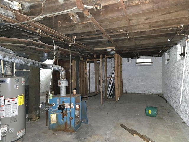 3260 N 21st STREET, Milwaukee, WI 53206