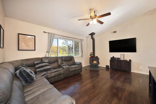 13777 Meadow Valley Rd, Dobbins, CA 95935