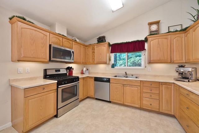 13777 Meadow Valley Rd, Dobbins, CA 95935