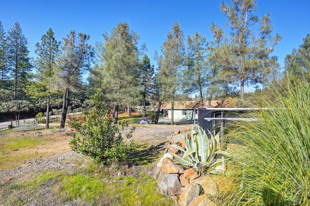 13777 Meadow Valley Rd, Dobbins, CA 95935