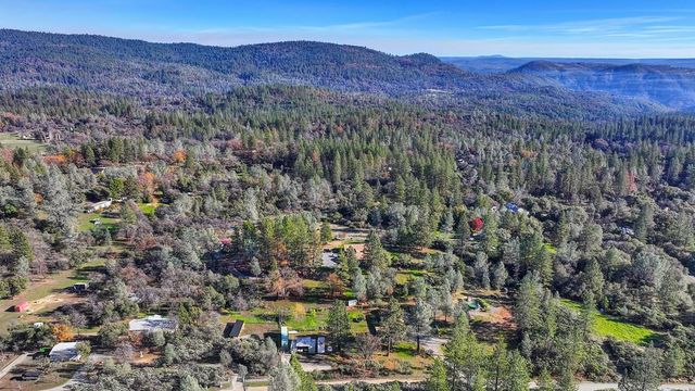 13777 Meadow Valley Rd, Dobbins, CA 95935