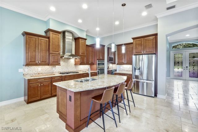 9333 Campanile CIR, Naples, FL 34114