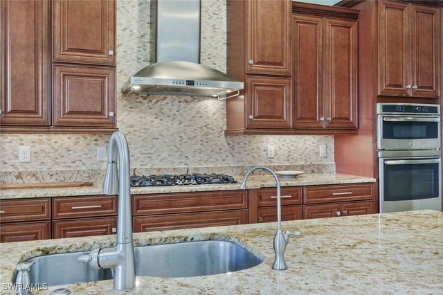 9333 Campanile CIR, Naples, FL 34114