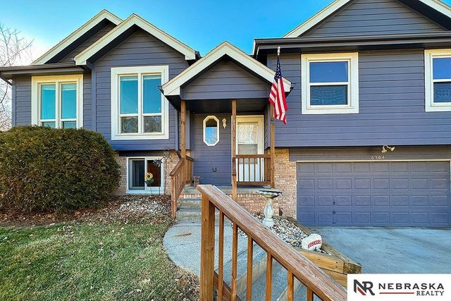 6504 N 105th Street, Omaha, NE 68112