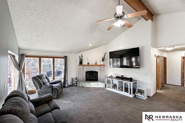 6504 N 105th Street, Omaha, NE 68112