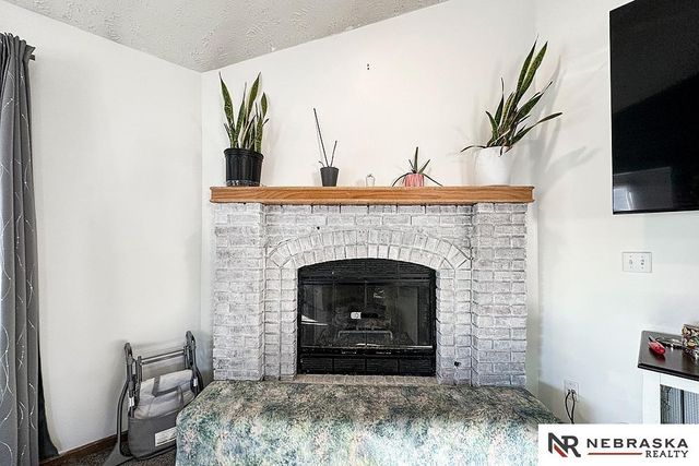 6504 N 105th Street, Omaha, NE 68112