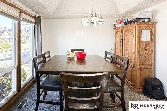 6504 N 105th Street, Omaha, NE 68112