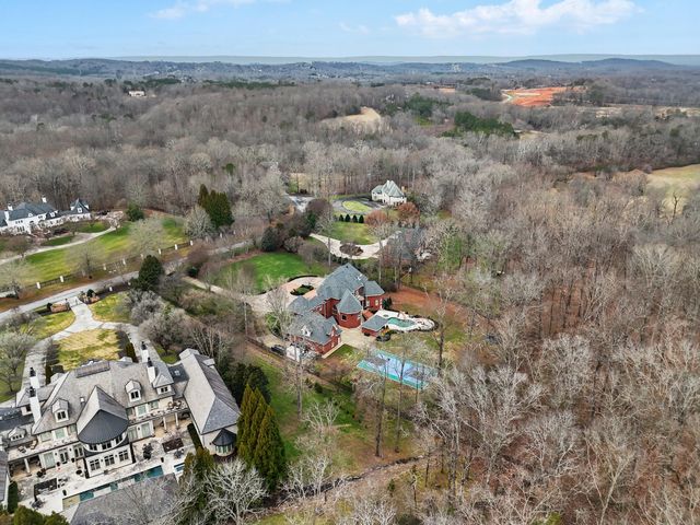 8831 Forest Creek Lane, Ooltewah, TN 37363