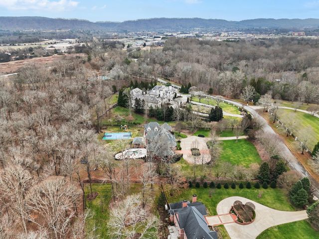 8831 Forest Creek Lane, Ooltewah, TN 37363