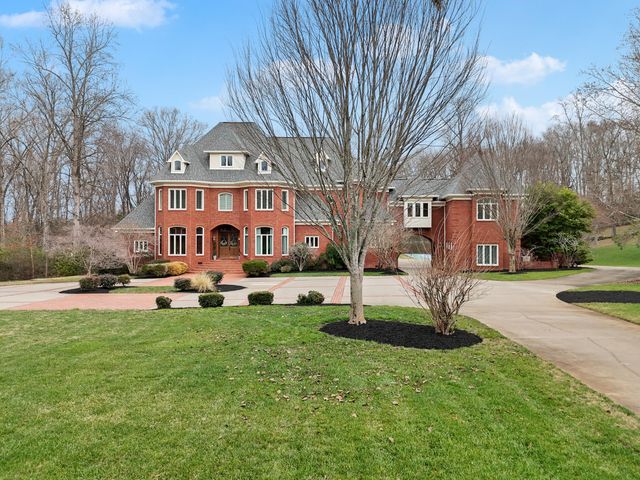 8831 Forest Creek Lane, Ooltewah, TN 37363