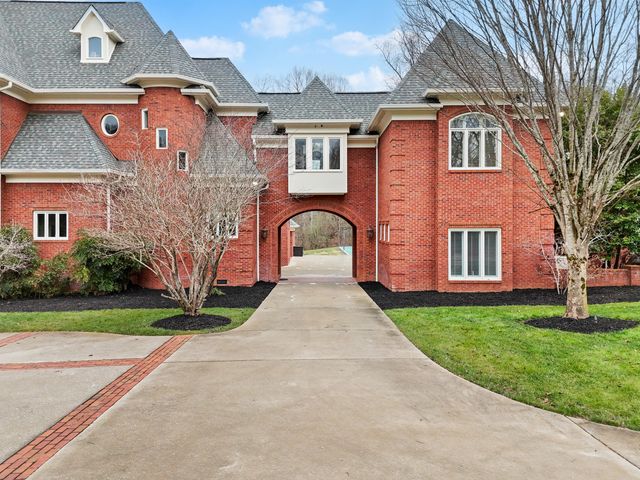 8831 Forest Creek Lane, Ooltewah, TN 37363