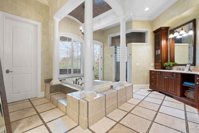 8831 Forest Creek Lane, Ooltewah, TN 37363