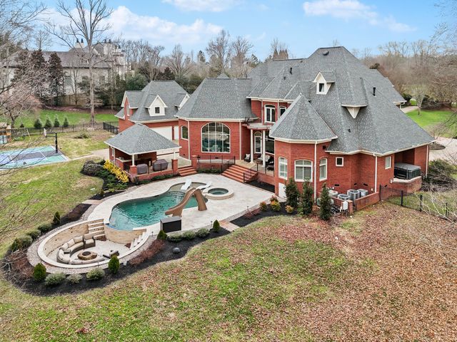 8831 Forest Creek Lane, Ooltewah, TN 37363