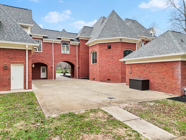 8831 Forest Creek Lane, Ooltewah, TN 37363