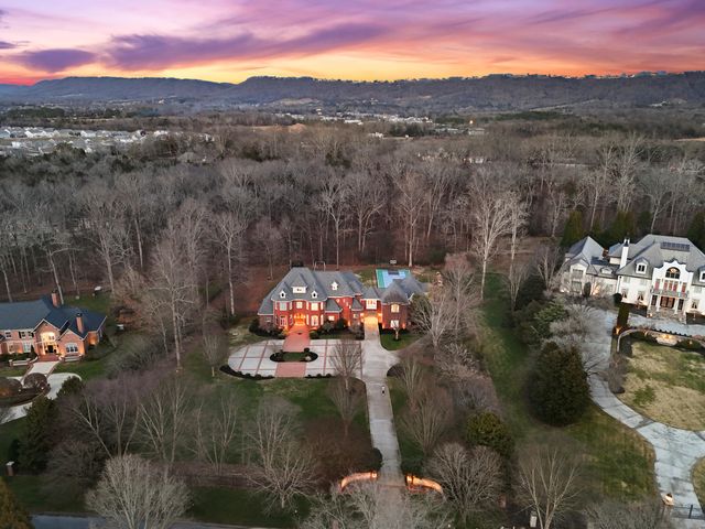 8831 Forest Creek Lane, Ooltewah, TN 37363