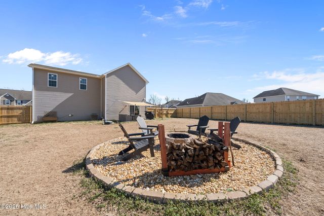 130 Prelude Drive, Richlands, NC 28574