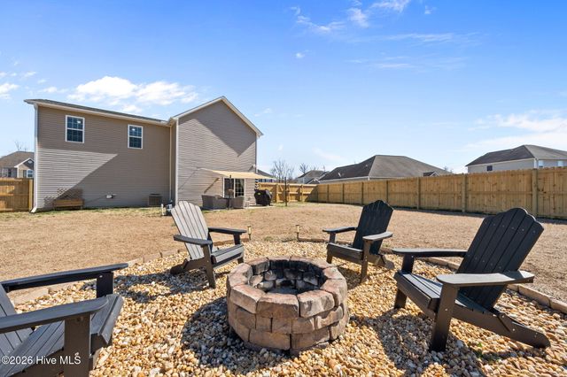 130 Prelude Drive, Richlands, NC 28574