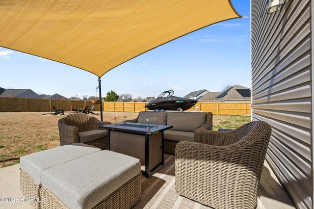 130 Prelude Drive, Richlands, NC 28574