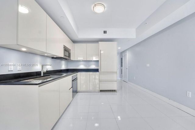 1010 Brickell Ave 1810, Miami, FL 33131