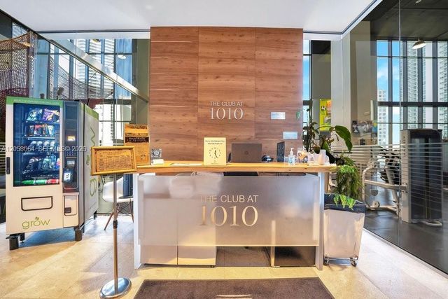 1010 Brickell Ave 1810, Miami, FL 33131
