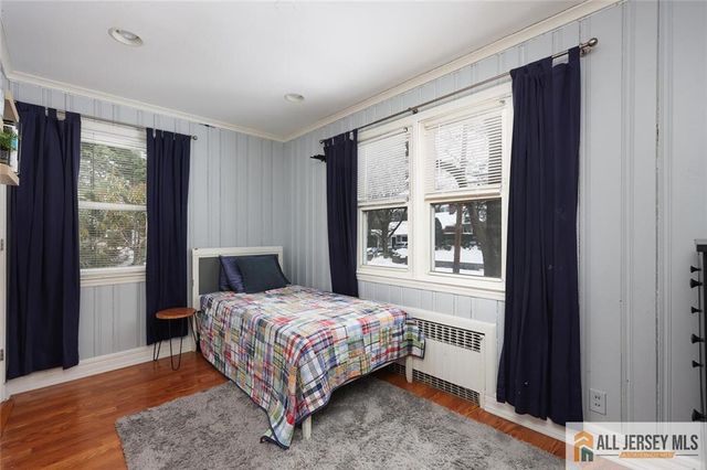 25 Beverly Court, Metuchen, NJ 08840