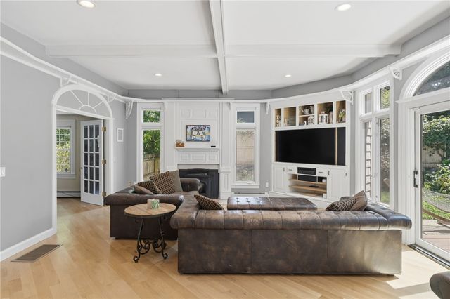 67 Love Lane, Warwick, RI 02886