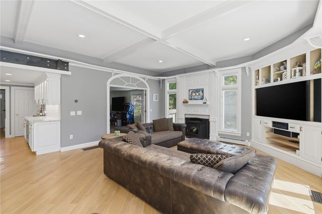 67 Love Lane, Warwick, RI 02886