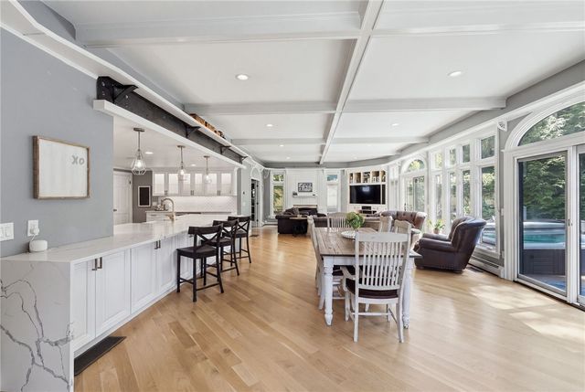 67 Love Lane, Warwick, RI 02886