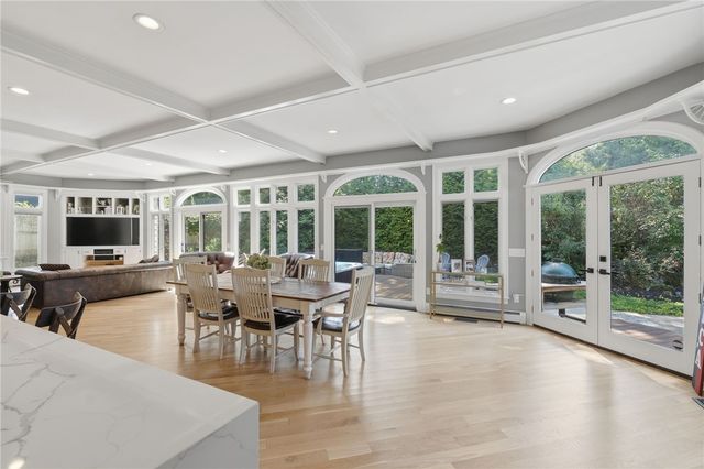 67 Love Lane, Warwick, RI 02886