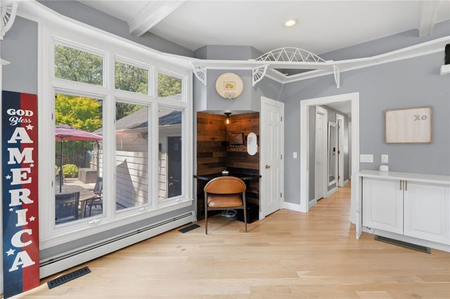 67 Love Lane, Warwick, RI 02886