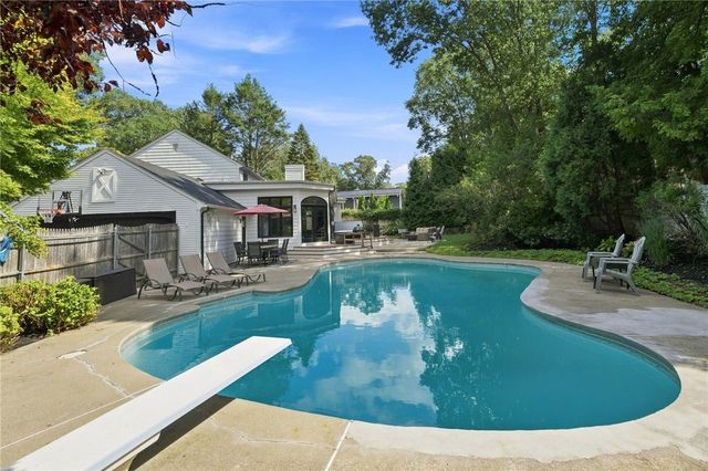 67 Love Lane, Warwick, RI 02886