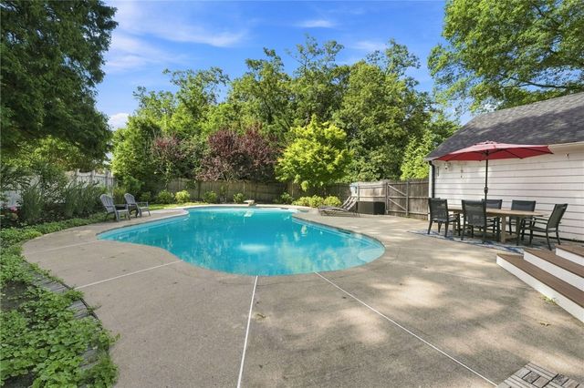 67 Love Lane, Warwick, RI 02886