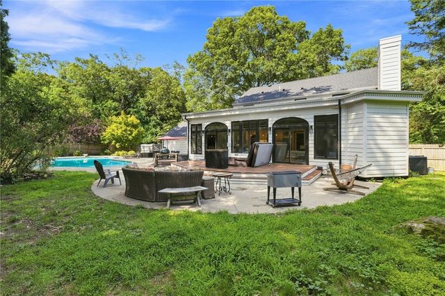 67 Love Lane, Warwick, RI 02886