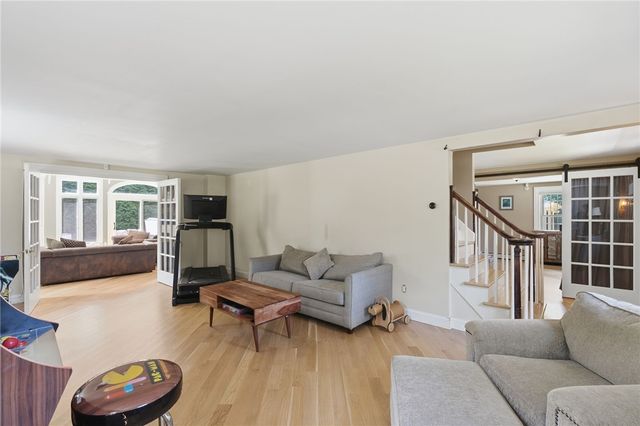 67 Love Lane, Warwick, RI 02886