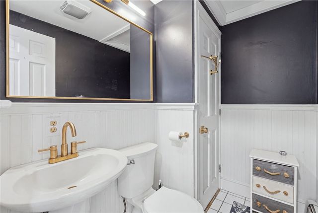 67 Love Lane, Warwick, RI 02886