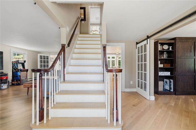 67 Love Lane, Warwick, RI 02886