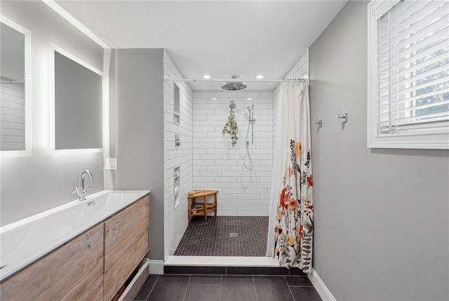 67 Love Lane, Warwick, RI 02886