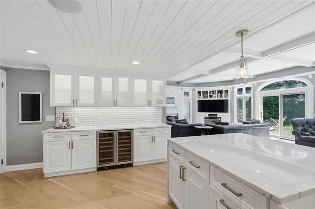 67 Love Lane, Warwick, RI 02886