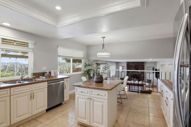 18737 W Cavendish Drive, Castro Valley, CA 94552